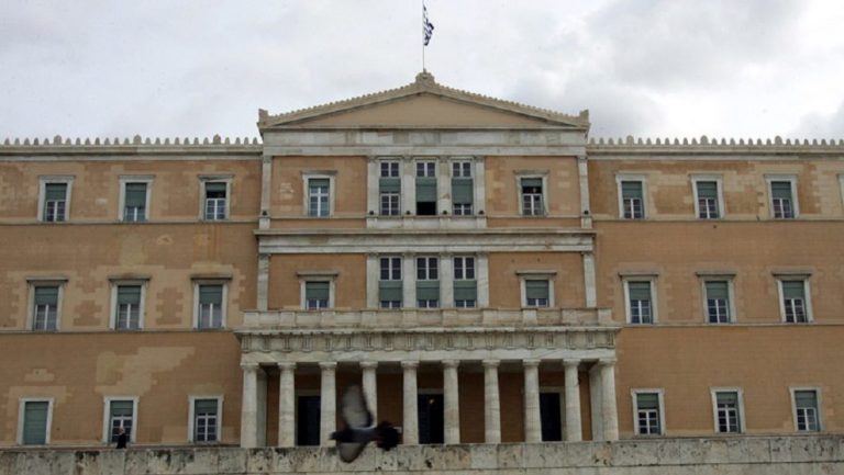 Σήμερα στη Βουλή η συζήτηση των αρχηγών για την οικονομία