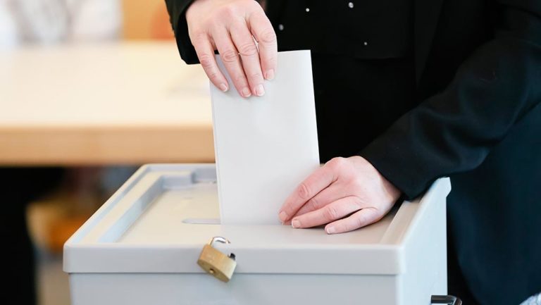 Γερμανία: Περιφερειακή εκλογική δοκιμασία-βαρόμετρο για τη Μέρκελ