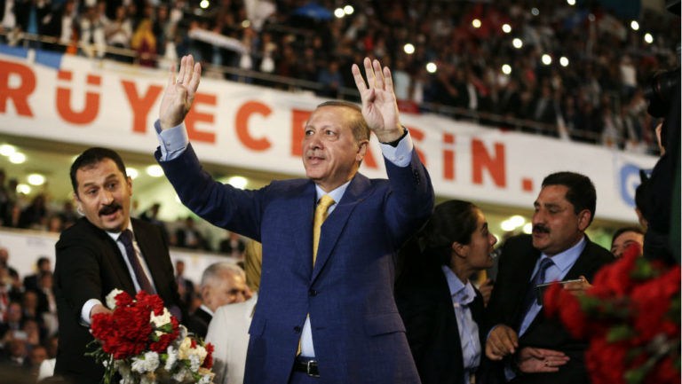 Ξανά πρόεδρος του AKP ο Ταγίπ Ερντογάν