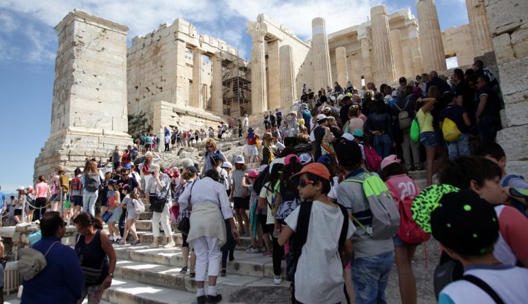Αύξηση εσόδων και τουριστών στο πρώτο εννιάμηνο του 2017