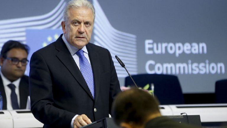 Αβραμόπουλος: Συνεργασία με το Πεκίνο για την αντιμετώπιση της μετανάστευσης
