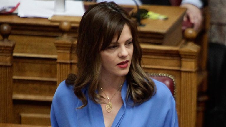 Αχτσιόγλου: Καθοριστικό βήμα προς την εργασιακή κανονικότητα η συμφωνία