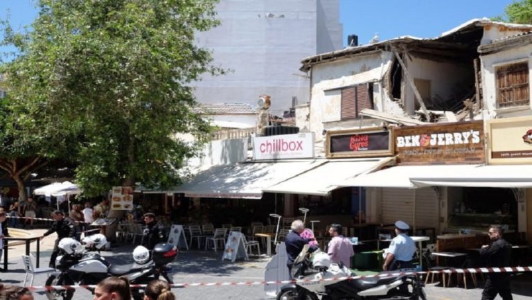 Κατέρρευσε τμήμα κτιρίου στα Λιοντάρια