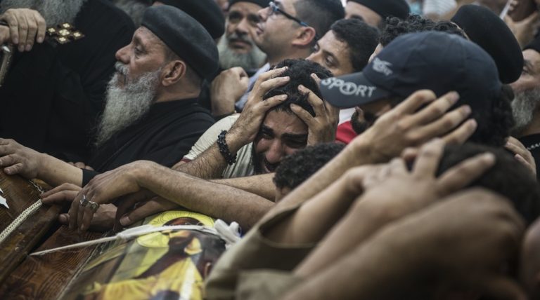 Αντίποινα από Αίγυπτο για την αιματηρή επίθεση – Την ευθύνη ανέλαβε το ΙΚ