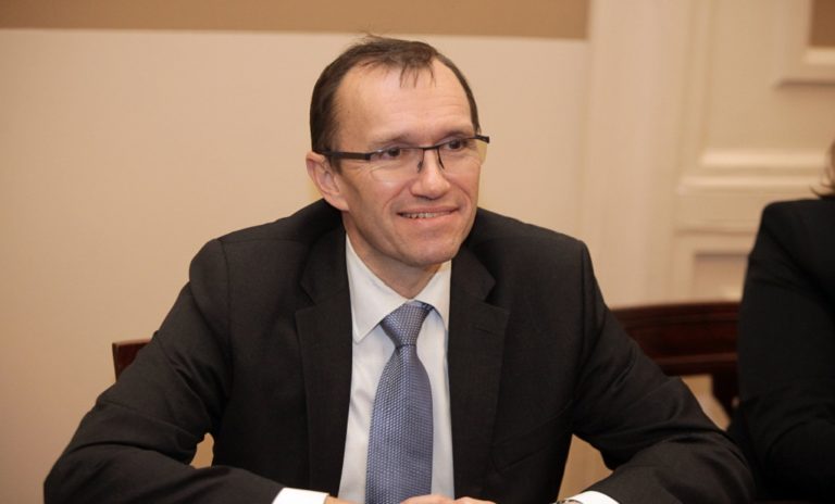 Διάσκεψη για την Κύπρο εφόσον το θέλουν οι ηγέτες, δήλωσε ο Άιντε