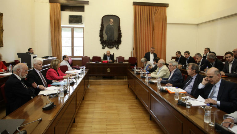 Τέλος στο καθεστώς παράνομης λειτουργίας των τηλεοπτικών σταθμών ζήτησαν τα κόμματα (video)
