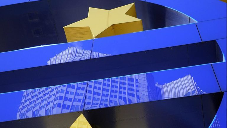 Eurostat: Ανάπτυξη 2,7% στην Ευρωζώνη το 4ο τρίμηνο του 2017