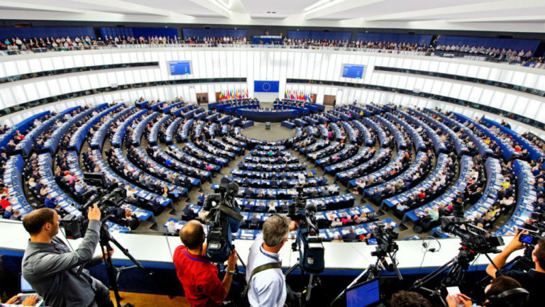 Ρανγκέλ: Αισχύνη  η στάση της ΕΕ για την Ελλάδα