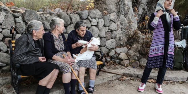 Λέσβος: Προσωρινή η αποκαθήλωση της φωτο λέει η Fraport