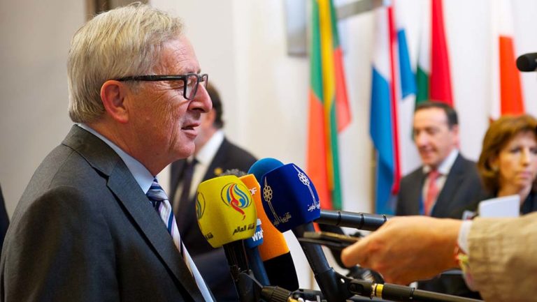 Γιουνκέρ: Η ΕΕ θα αντιδράσει αν οι ΗΠΑ επιβάλουν δασμούς στο χάλυβα