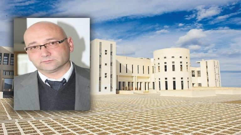 Εκλέχτηκε ξανά κοσμήτορας