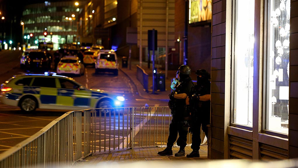 Βρετανία: Δεκάδες νεκροί από έκρηξη έξω από το Manchester Arena (video)