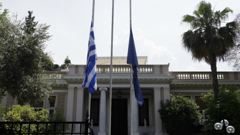 Η οικονομία επιστρέφει στην ευρωπαϊκή κανονικότητα, τονίζει η κυβέρνηση