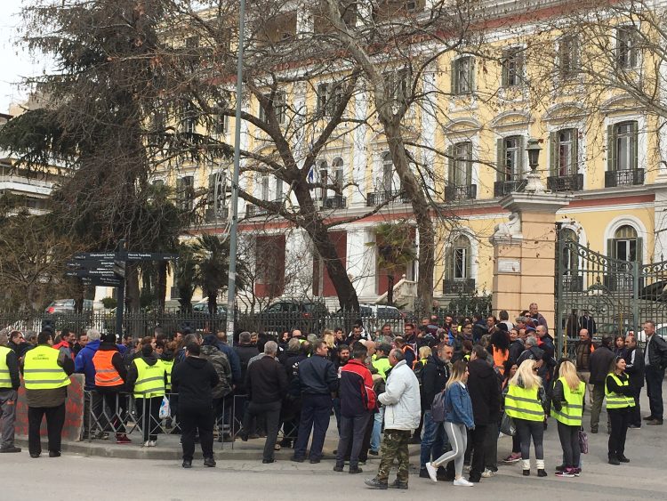 Συγκέντρωση διαμαρτυρίας εργαζομένων ΟΤΑ στο ΥΜΑΘ