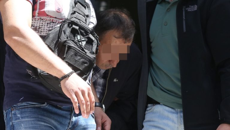 Στον ανακριτή ο παιδοκτόνος ενώ κηδεύεται η εξάχρονη Στέλλα