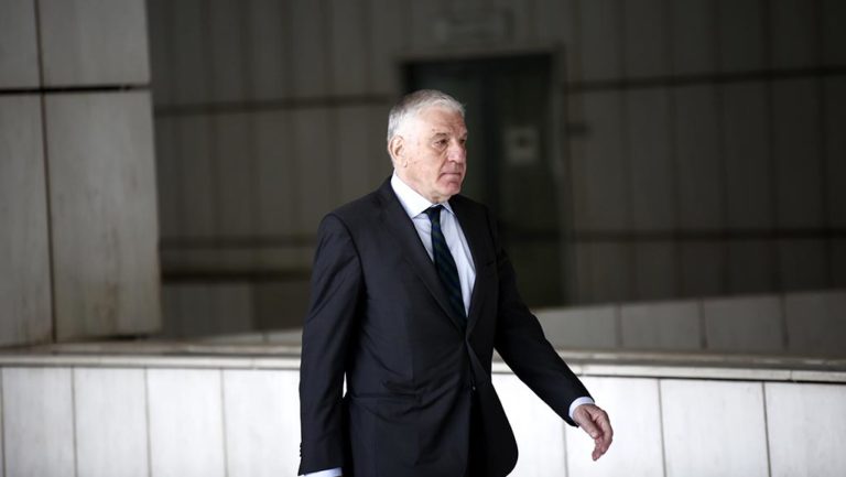 Οι εισαγγελείς διαφθοράς αιφνιδιαστικά στο σπίτι του Γ.Παπαντωνίου