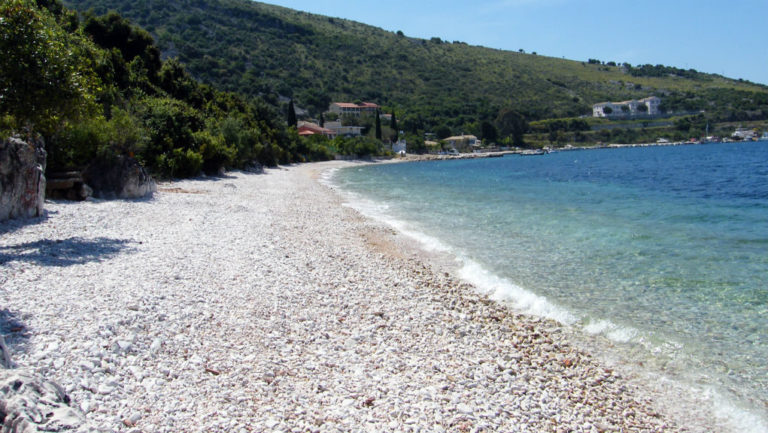 Η ΚΥΑ για την παραχώρηση απλής χρήσης αιγιαλού και παραλίας σε δήμους