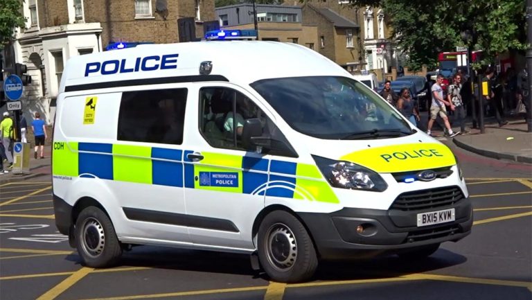 Τρεις συλλήψεις στη Βρετανία για την επίθεση με οξύ σε 3χρονο αγόρι