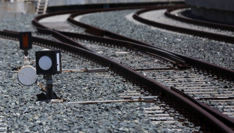 Στάση εργασίας σε τρένα και προαστιακό για τα θύματα στο Άδενδρο