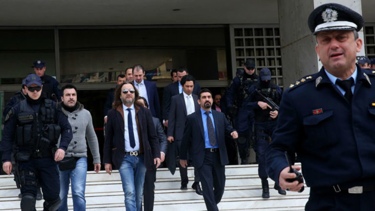 Δεν έγινε δεκτό το αίτημα για την έκδοση των τριών Τούρκων αξιωματικών