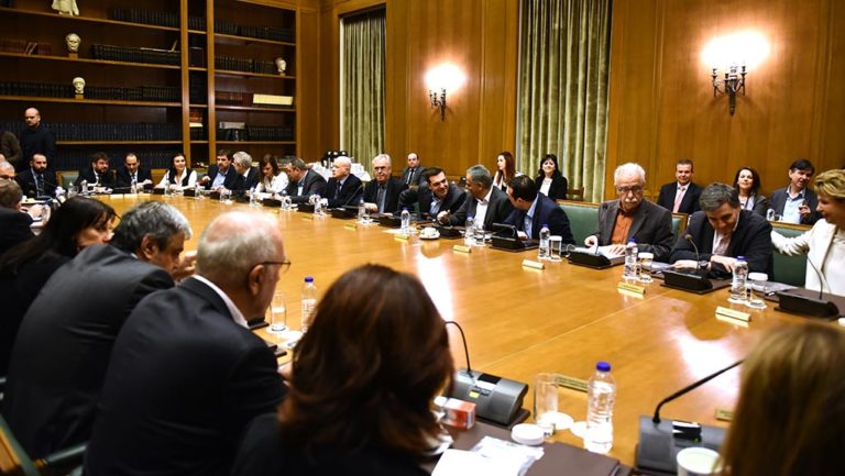 Οικονομία και εθνικά στο επίκεντρο του υπουργικού συμβουλίου της Τρίτης