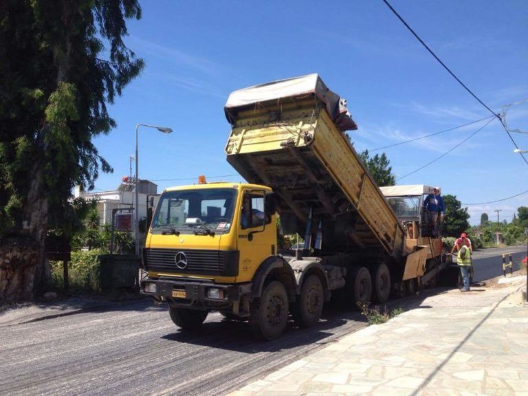 Συνεχίζονται οι ασφαλτικές εργασίες στο Δήμο Νοτίου Πηλίου