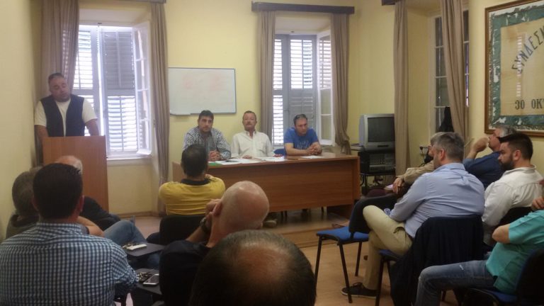 Κέρκυρα: “Ρίχνουν το γάντι” στα λεωφορεία περιήγησης