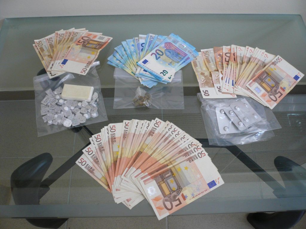 Βόλος: Δύο συλλήψεις για υποθέσεις κατοχής και διακίνησης ναρκωτικών