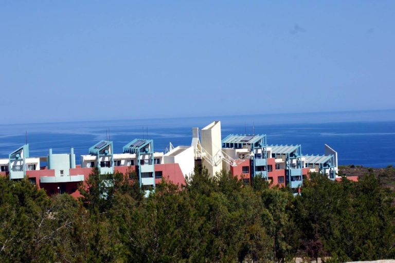 Ενωτική Πρωτοβουλία: «Τον τουρισμό στο ίδρυμα τον κάνει η πρυτανεία»