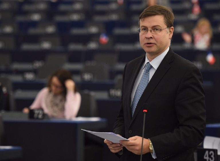 Ντομπρόβσκις: Η Ελλάδα υλοποιεί τις δεσμεύσεις του προγράμματος (video)