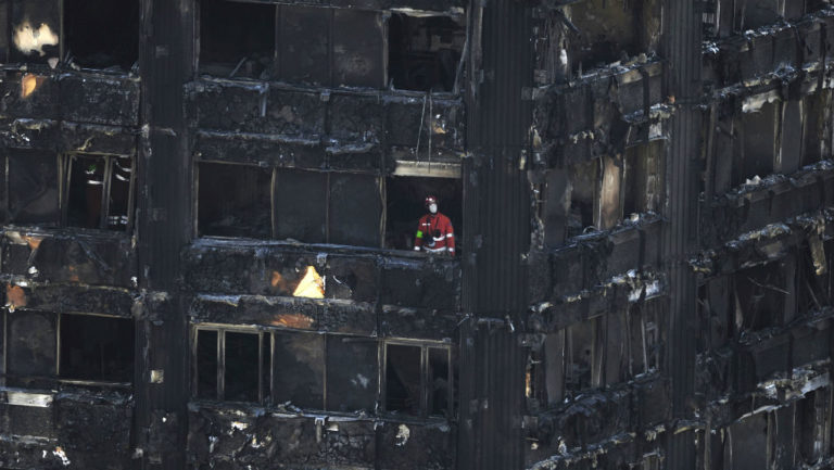 Στους 79 οι νεκροί από την πυρκαγιά στον Grenfell Tower του Λονδίνου
