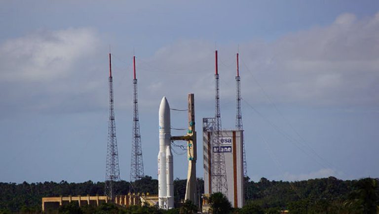 Αντίστροφη μέτρηση για την εκτόξευση του HELLAS SAT 3-Απευθείας μετάδοση από την ΕΡΤ1
