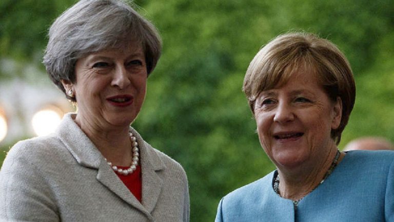 Brexit: Κατά προτεραιότητα τα δικαιώματα των μεταναστών στις συνομιλίες με Ε.Ε