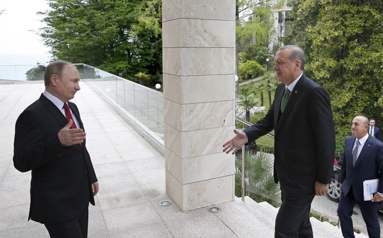 Αναβάλλονται οι συνομιλίες για τη Συρία στο Καζακστάν  