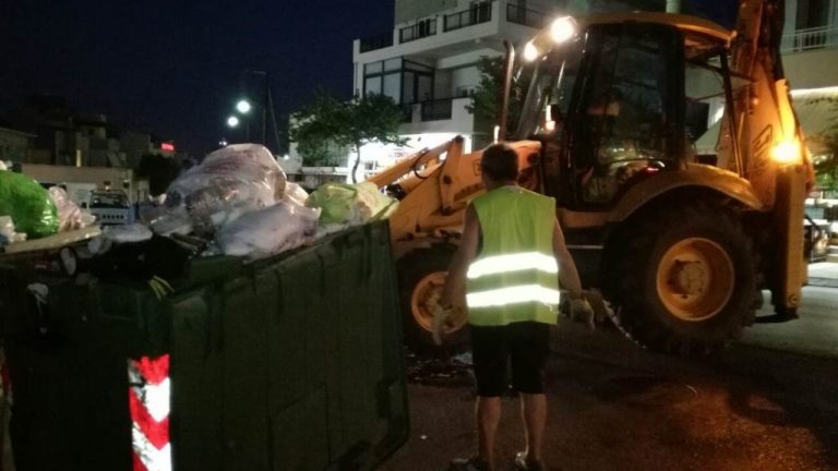 Κέρκυρα: Ακινητοποιημένα τα μισά απορριμματοφόρα – Βουνά τα σκουπίδια
