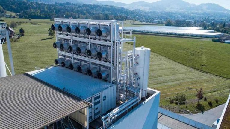 Ελβετία: Εργοστάσιο απορροφά διοξείδιο και το αξιοποιεί σε θερμοκήπια