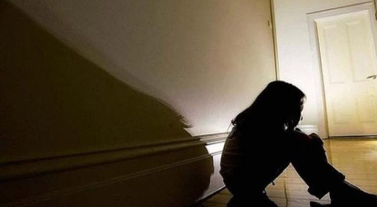 Στο εδώλιο για το βιασμό της ανήλικης κόρης του