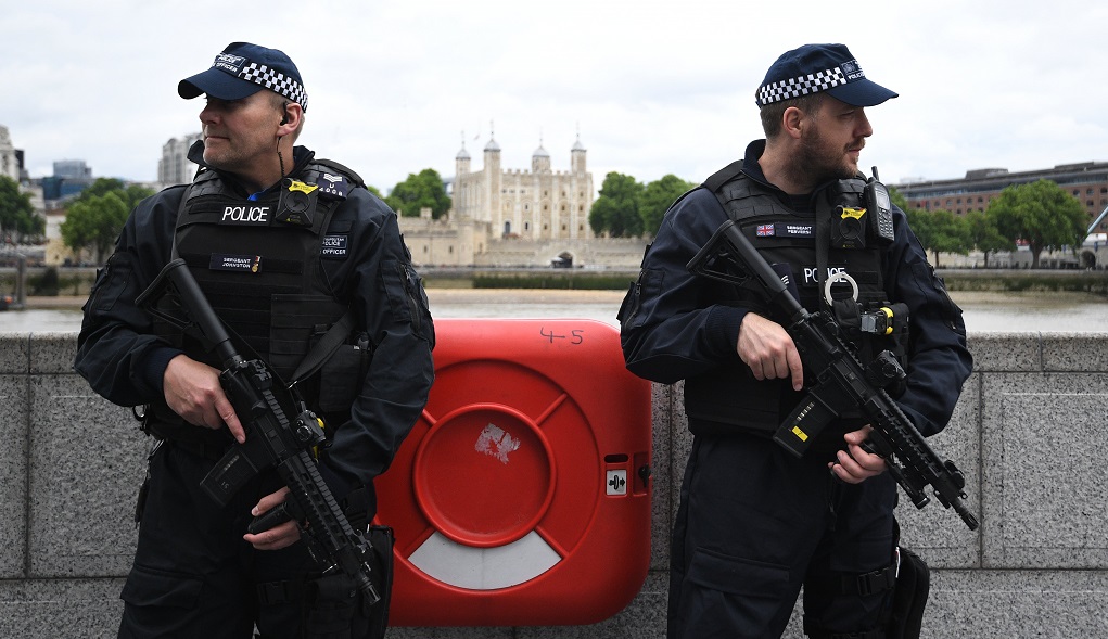 Έρευνες της αστυνομίας κοντά στο βρετανικό κοινοβούλιο –  Σύλληψη οπλισμένου με μαχαίρι