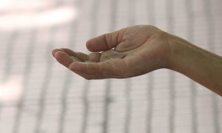 Πατέρας κακοποιούσε τα ανήλικα παιδιά του εάν δεν του ‘έφερναν’ λεφτά