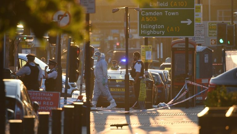 Τρόμος ξανά στο Λονδίνο – Για πιθανή τρομοκρατική επίθεση έκανε λόγο η Μέι (video)