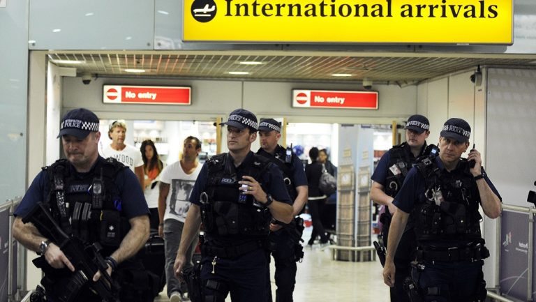 Συναγερμός για εκρηκτικούς μηχανισμούς σε αεροδρόμια και σιδηροδρομικό σταθμό του Λονδίνου