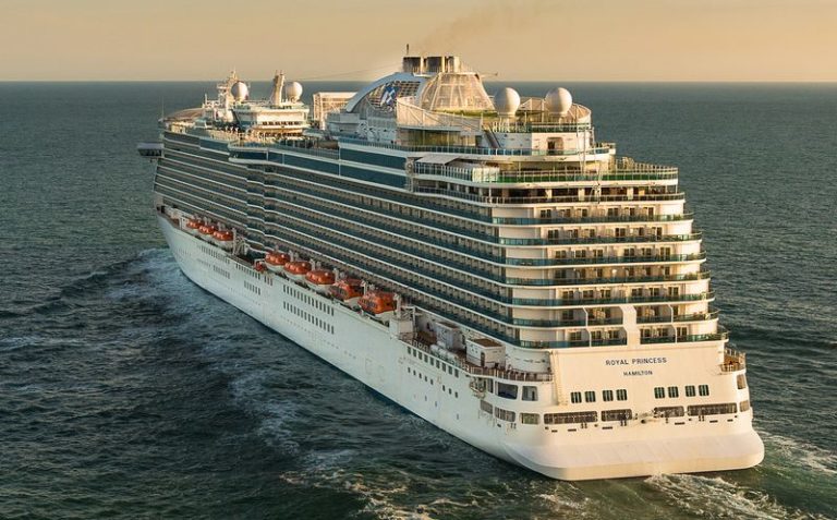 Ετοιμάζεται να υποδεχθεί το Royal Princess ο Δήμος Χίου