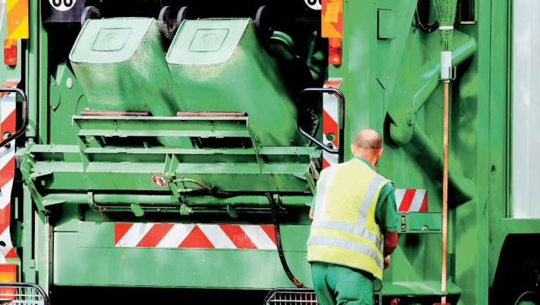 Στη Βουλή η τροπολογία για την παράταση των συμβάσεων στην καθαριότητα