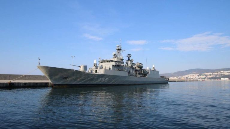 Καβάλα: Στο λιμάνι πλοίο του Πολεμικού Ναυτικού