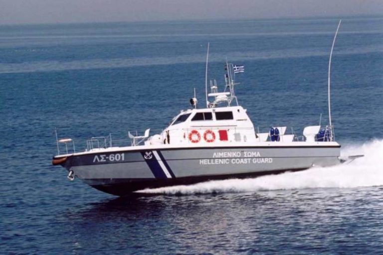 Στον Πειραιά οι 49 πρόσφυγες