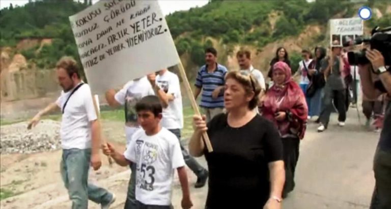 «Μολυσμένος παράδεισος»- Ντοκιμαντέρ στην ΕΡΤ3 (trailer)
