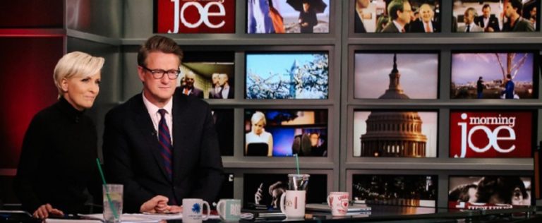 Παρουσιαστές του “Morning Joe” θέτουν υπό αμφισβήτηση την ψυχική υγεία του Τραμπ