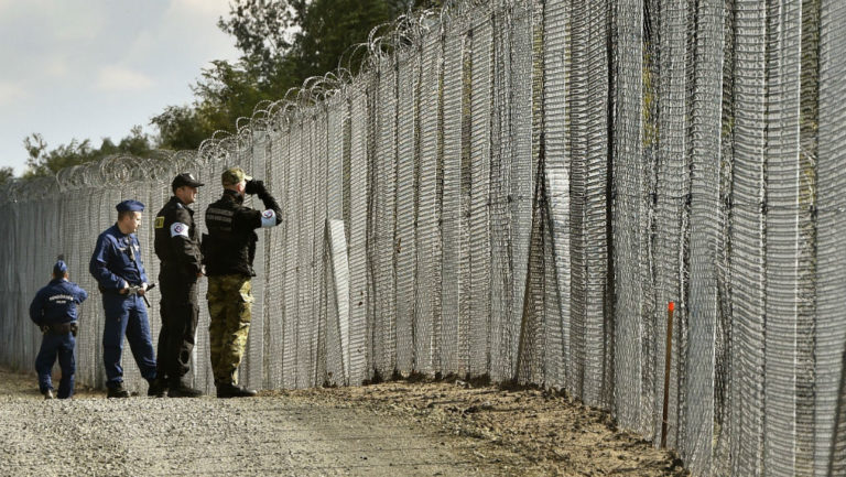 Η ΕΕ κινεί νομικές διαδικασίες κατά Ουγγαρίας-Πολωνίας-Τσεχίας για τους πρόσφυγες