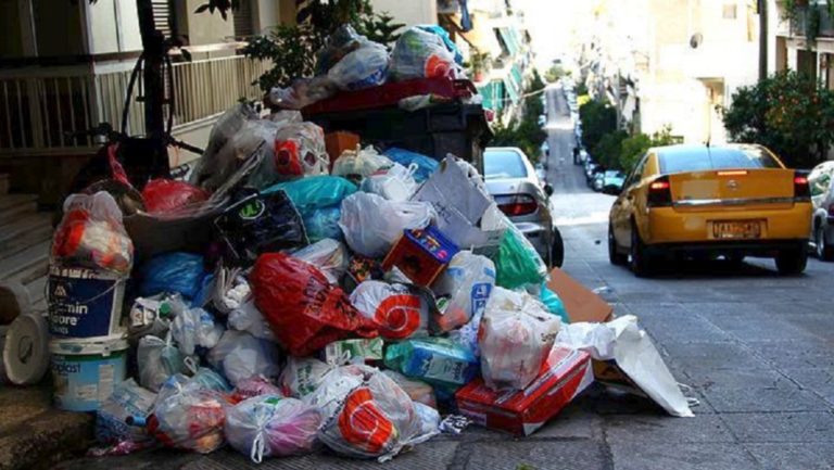 Συνεχίζονται οι κινητοποιήσεις της ΠΟΕ-ΟΤΑ – “Λόφοι” τα σκουπίδια – Σήμερα η ρύθμιση στη Βουλή (video)