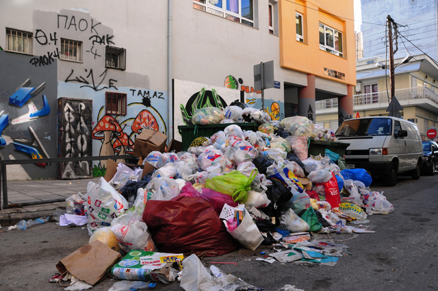 Αφόρητη η κατάσταση από τα σκουπίδια στη Θεσσαλονίκη